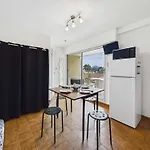 2 Pièces 4 Pers Avec Terrasse, Parking Privé Et Accès Direct à - Fr-1-326-791 Appartement *