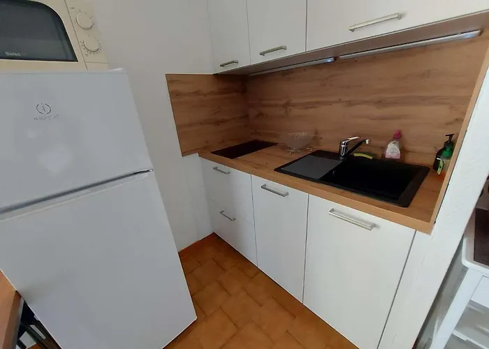 2 Pièces 4 Pers Avec Terrasse, Parking Privé Et Accès Direct à - Fr-1-326-791 Marseillan (Herault)