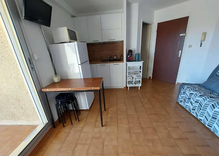 2 Pièces 4 Pers Avec Terrasse, Parking Privé Et Accès Direct à - Fr-1-326-791 Appartement